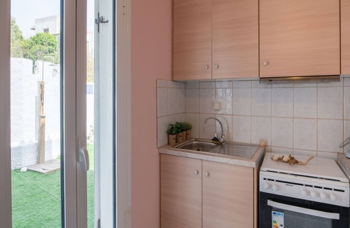 Paliki Apartment | Aliki's Maison Flat - Three Bedroom Apartment, Sleeps 6