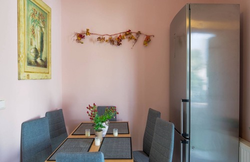 Paliki Apartment | Aliki's Maison Flat - Three Bedroom Apartment, Sleeps 6