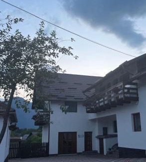 Moieciu House | Alio Guest House