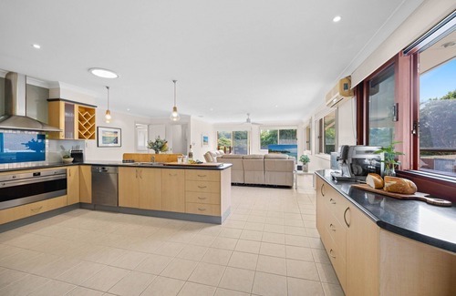 Port Macquarie House | Alkira - family house with pool