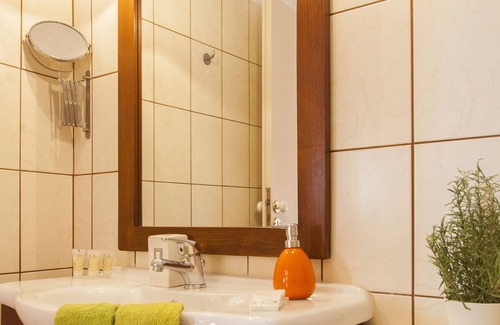Agia Efimia Apartment | Alkmene, the Impressive Lilac suite, for 2X2 people