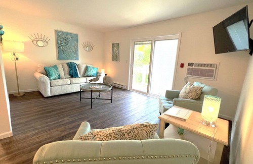 Lake Geneva Condo | @ALL ABOUT THE ZEN@ Downtown Lake Geneva