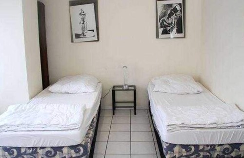 Wernborn Apartment | all apartments in house U - House U, for 1-15 persons, 25km to FFM-Nord