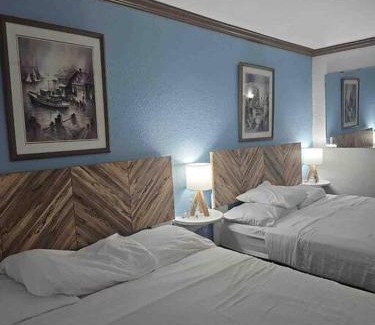 Whitfield Apartment | ALL BRAND-NEW Waterfront-Pool, Tiki Bar, Gym