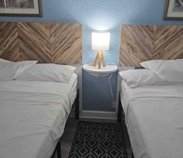 Whitfield Apartment | ALL BRAND-NEW Waterfront-Pool, Tiki Bar, Gym