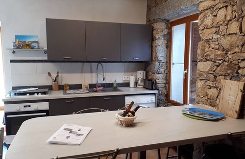Isolaccio-di-Fiumorbo Apartment | All comfort-Riverside natural swimming pools - waterfalls 5 mins - Sea 15 mins