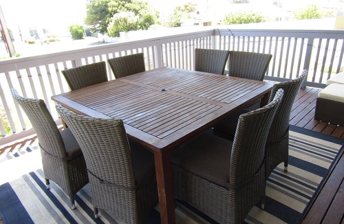 Para Wurlie House | All Decked Out in Turton, 3 bedroom holiday home short walk to beach!