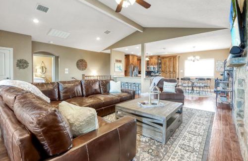 Canyon Lake House | All Decked Out