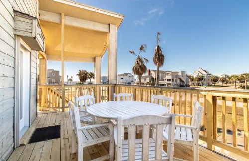 Pirates Beach House | All Decked Out