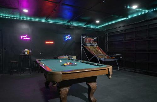 Tampa House | All-Encompassing Retreat with Pool and Game Room!