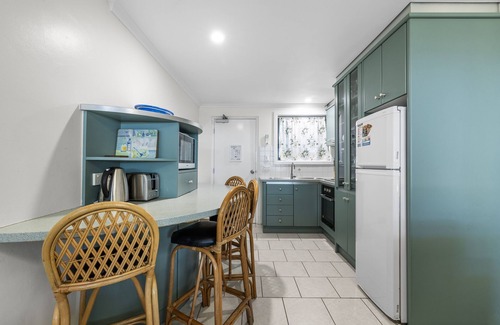 South West Rocks Apartment | All Linen Included * Center of Town * BBQ *Air Con * Private Covered Patio*
