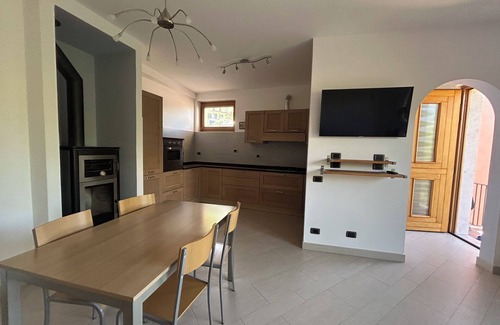 Brenzone sul Garda Apartment | All mod cons apt. in old city's heart
