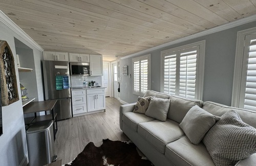 Matlacha Apartment | All new, incredible location! Waterfront unit in Matlacha with many amenities.