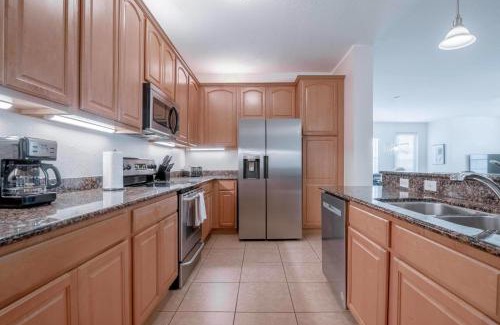 Florida Central Atlantic Coast House | All New! Vista Cay Lakeview Lodge Condo-Huge! Near Parks-OCCC