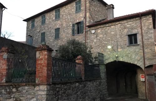Calice al Cornoviglio Apartment | All'ombra del Castello