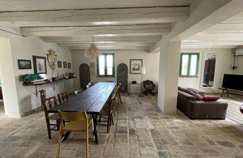 Fano Villa | All'ombra della quercia