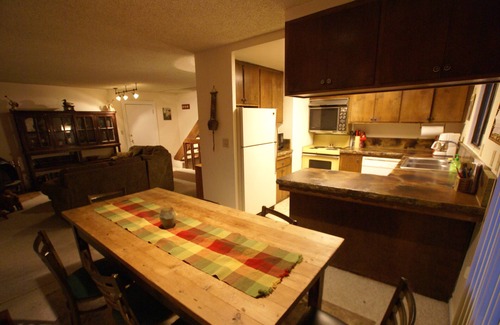 Wrightwood Cabin | All Pine Inn - Large 4bd/2ba - just steps to the village