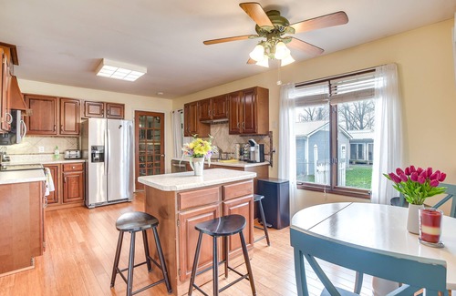 Lakeview House | All-Season Indian Lake Home w/Covered Deck!