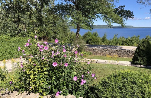 Georgian Bluffs Cottage | All season spectacular water view cottage overlooking Georgian Bay.