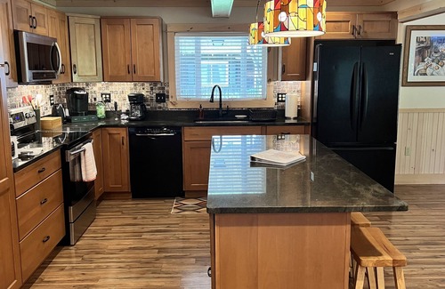 Saranac Lake House | “All Season Village Getaway - Steps to the rail trail, river, and downtown”