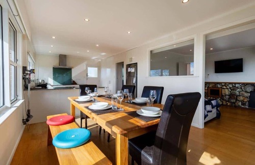 Springfield House | All Seasons Escape | Great Hilltop Location