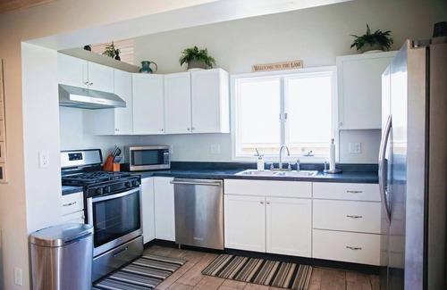 Horton House | All Sports Big Wolf lake house that sleeps 12!