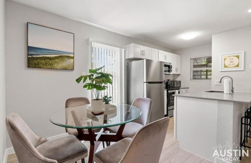 Hyde Park Apartment | All the Essentials For You and Your Pet in Hyde Park