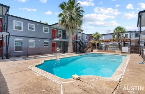 Hyde Park Apartment | All the Essentials For You and Your Pet in Hyde Park