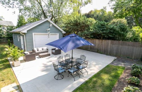 West Annapolis House | All Tucked Inn