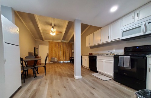 Bay City House | All Utilities Paid Short Term Rental