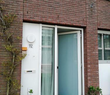 Amsterdam East Bed & Breakfast | All you need, a comfy place