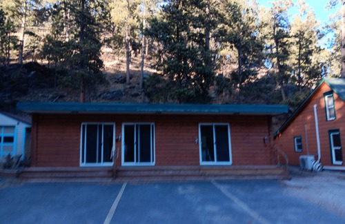 Hill City Hotel | Allen Gulch is the perfect place to stay when seeing the Black Hills.