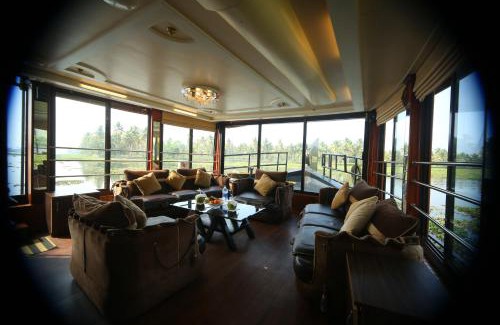 Nedumudy Boat Rental | Alleppey Lake Houseboat
