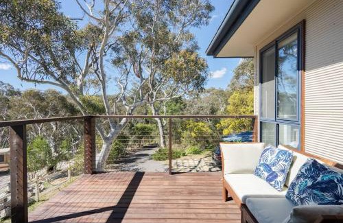 Leura House | Alleura House Serene Bushland 4BR Families Groups
