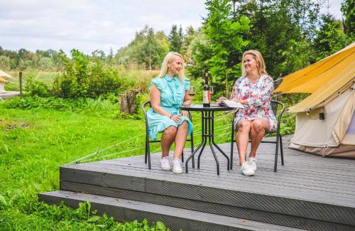 Saarde Other | Allikukivi Veinimõisa glämping