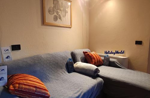 Pian degli Ontani Apartment | Alloggio Mezzovino by Holiday World