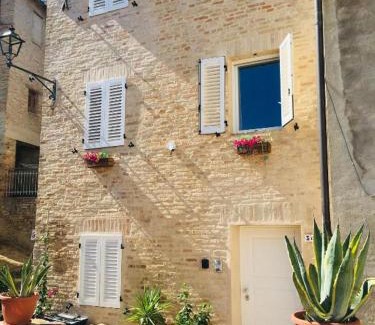 Monte San Pietrangeli Apartment | Alloggio nel Borgo 3a