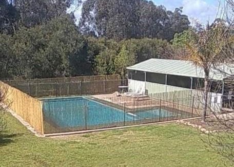 Gumly Gumly Hotel | Allonville Gardens Motel