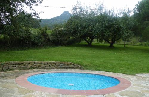 La Vall d'en Bas Apartment | Allotjaments Colomer-Cullell