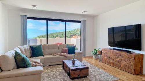 Sao Martinho Villa | Allure Alannas Villa by LovelyStay