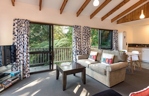 Paihia House | Allure Lodge cabin