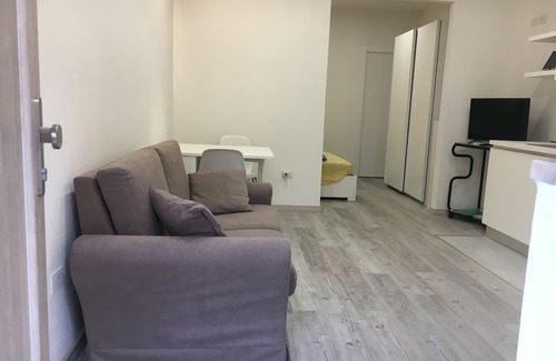 Oristano House | ALLWHITE IUN R5535 CIN IT095038C2000R5535