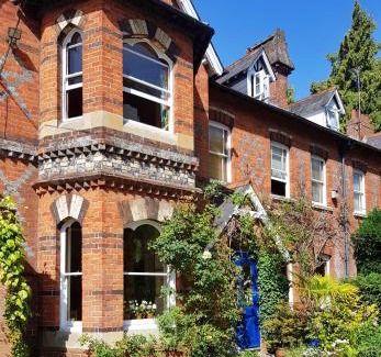 Newbury Bed & Breakfast | Alma House Bed and Breakfast