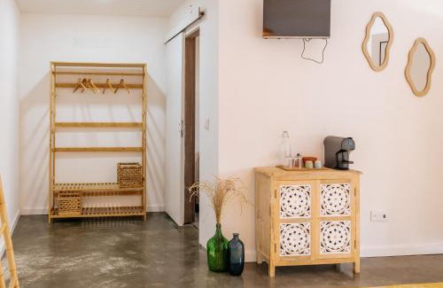 Olalhas House | Alma-Rio Room 1 by Mycelia