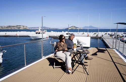 Procida Boat Rental | Almalo Floating House Case galleggianti