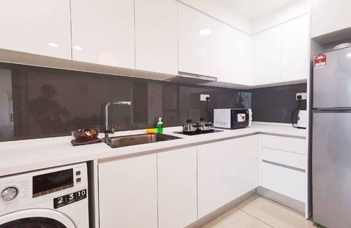 Nusajaya Apartment | Almas Suites #2 (WIFI) @ JB City Homestay