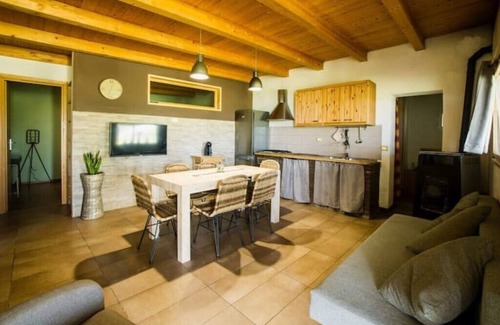 Ortona House | Almond tree. Rustic 7/9 p. country house with pool and garden