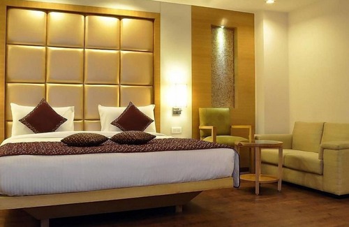 Patel Nagar Hotel | Almondz Hotel