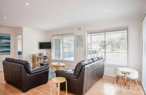 Lake Wangary House | Almonta Escape - COFFIN BAY - Perfect for couples or families