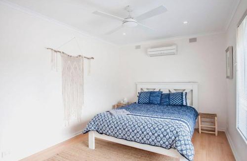 Lake Wangary House | Almonta Escape - COFFIN BAY - Perfect for couples or families